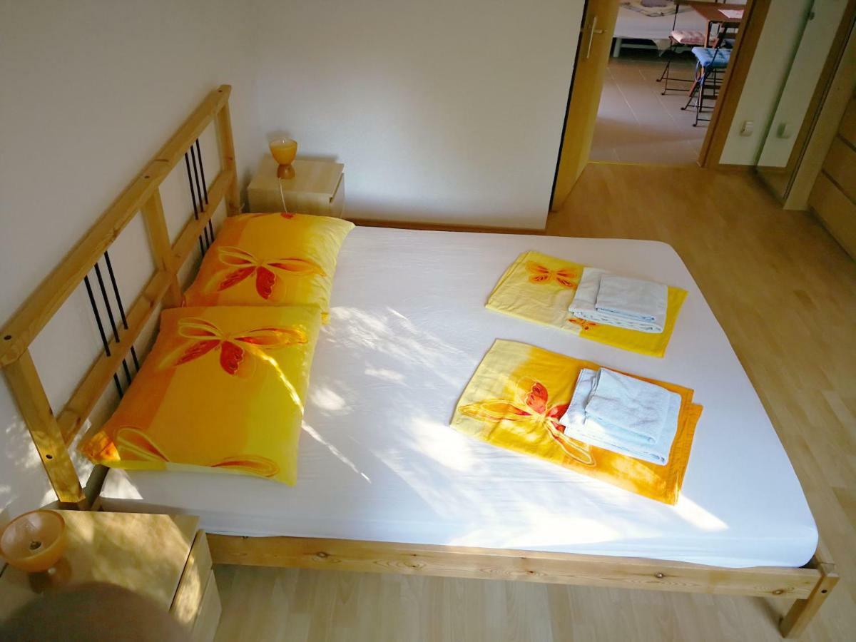 Family Friendly Apartments Island Rab Kampor Bagian luar foto