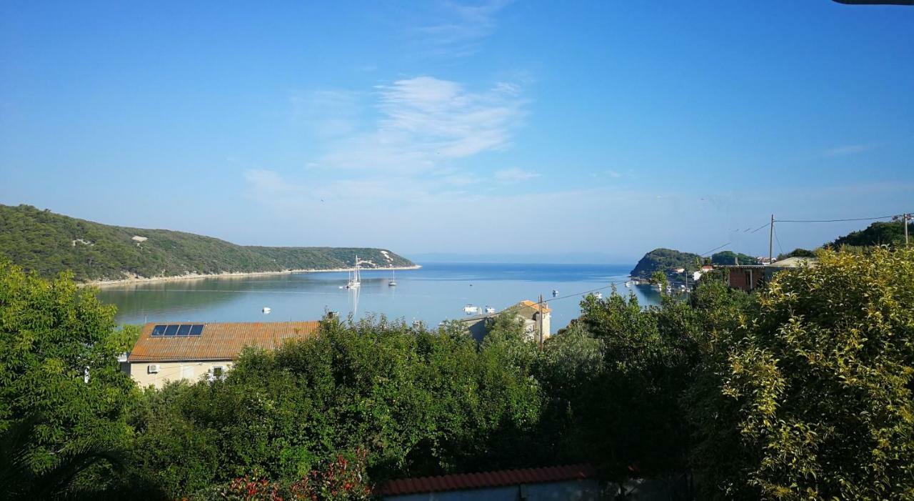 Family Friendly Apartments Island Rab Kampor Bagian luar foto