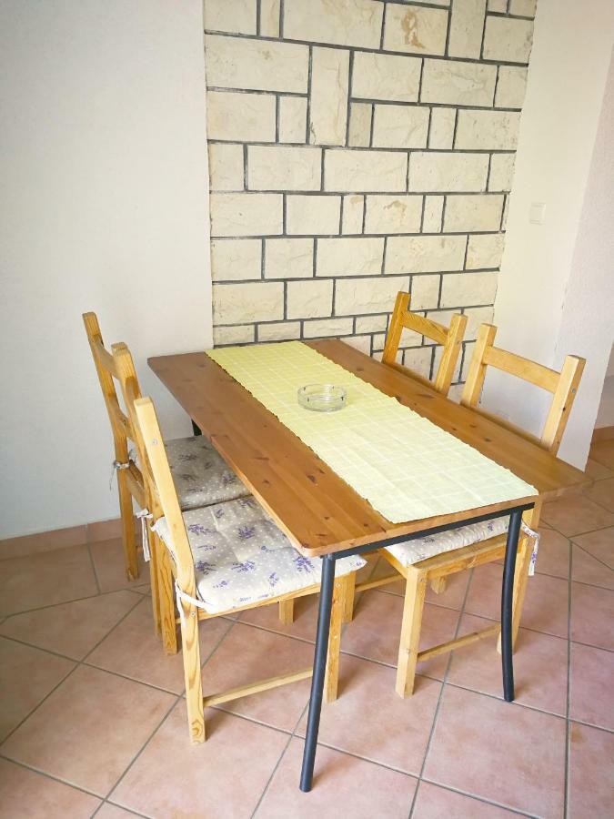 Family Friendly Apartments Island Rab Kampor Bagian luar foto