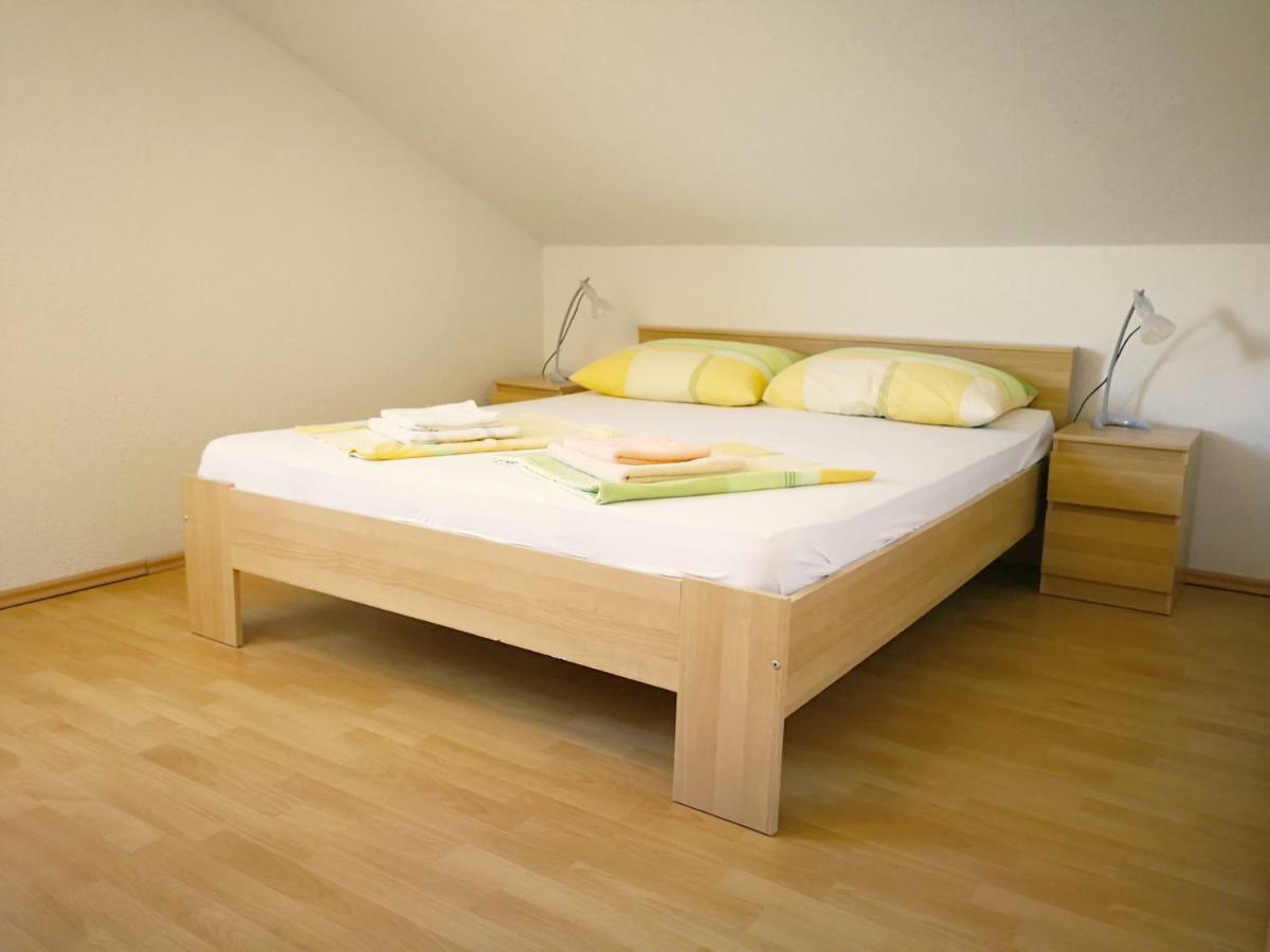 Family Friendly Apartments Island Rab Kampor Bagian luar foto