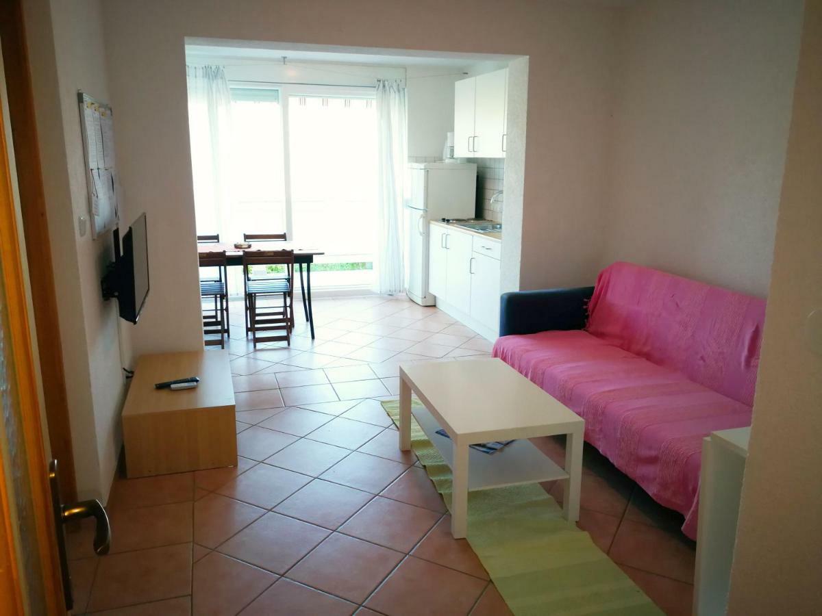 Family Friendly Apartments Island Rab Kampor Bagian luar foto