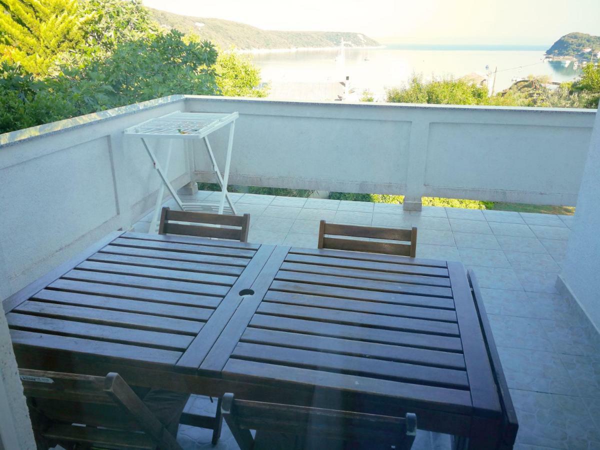 Family Friendly Apartments Island Rab Kampor Bagian luar foto