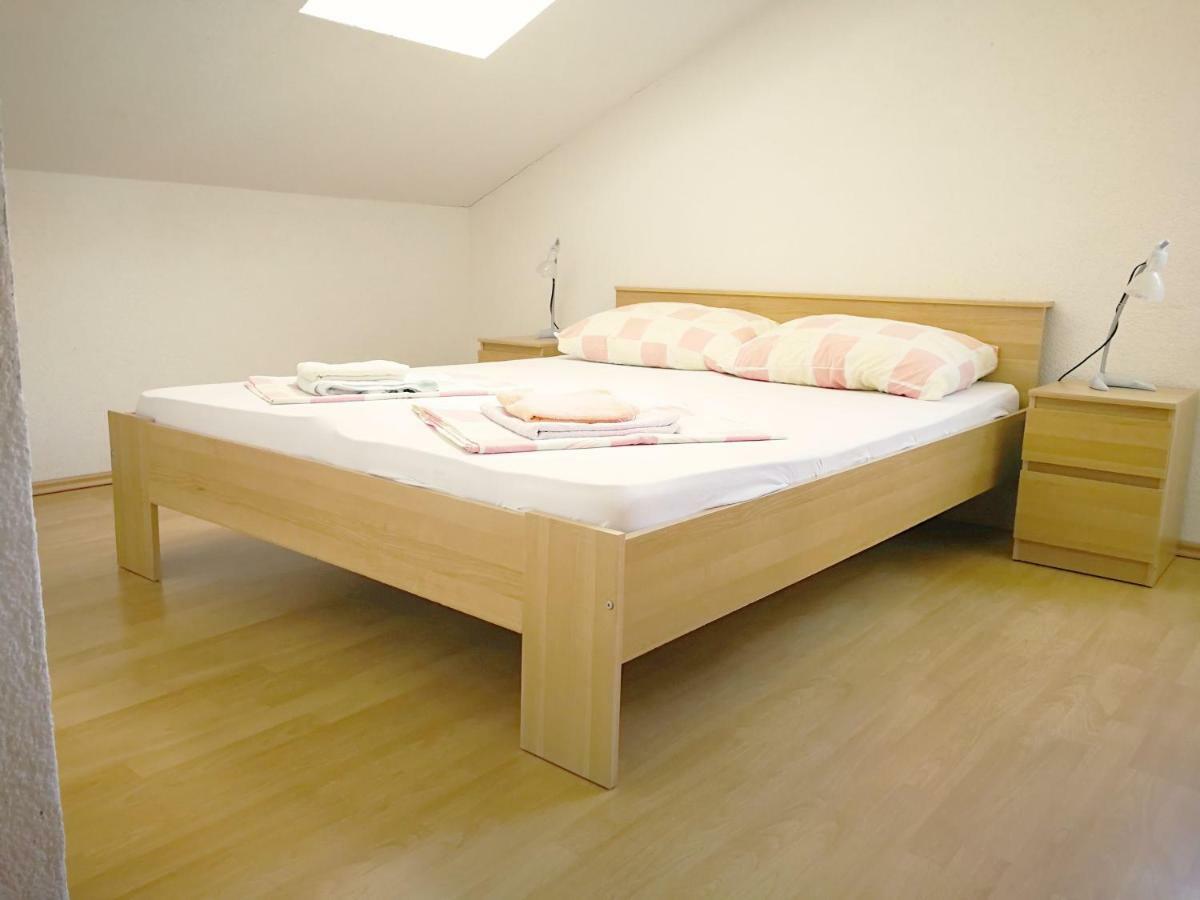 Family Friendly Apartments Island Rab Kampor Bagian luar foto